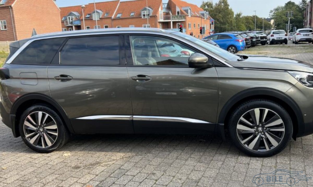 Peugeot 5008 3