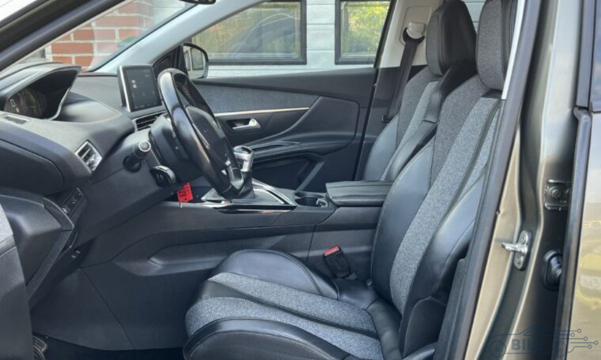 Peugeot 5008 8
