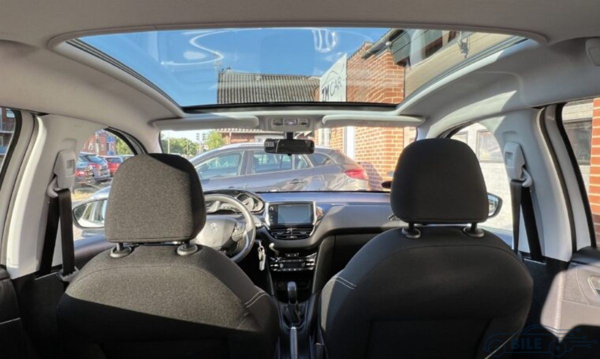 Peugeot 208 4