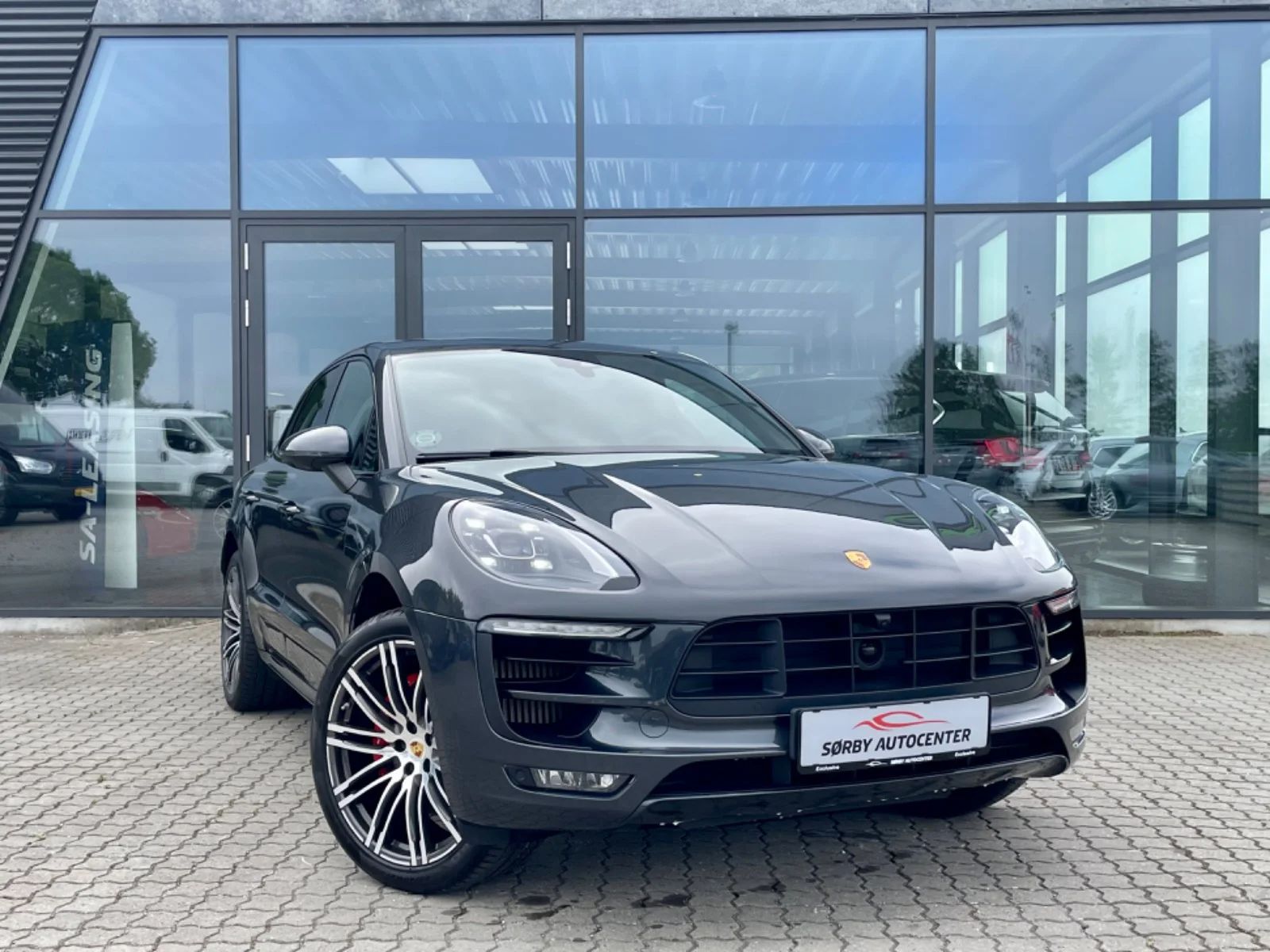 Porsche Macan 4