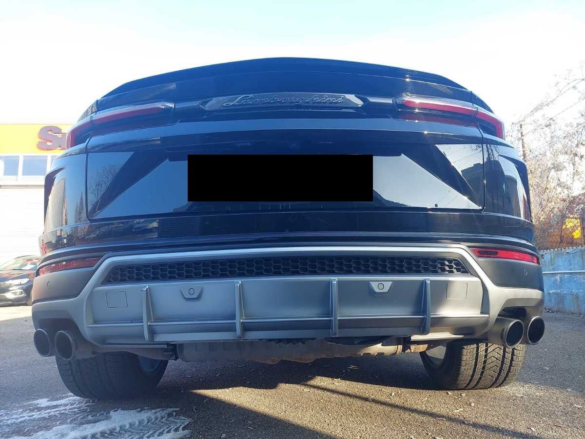 Lamborghini Urus 3