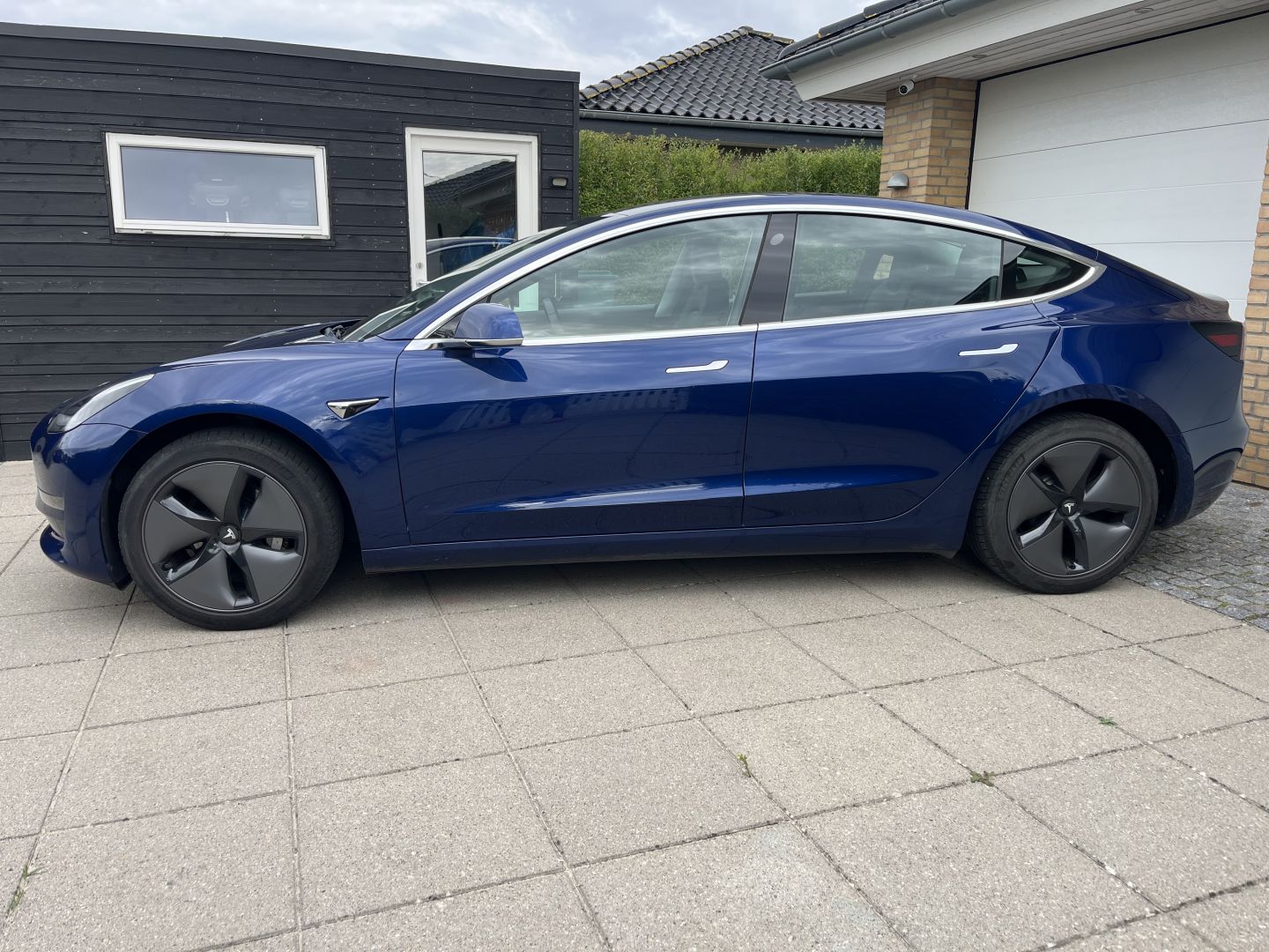 Tesla Model 3 6