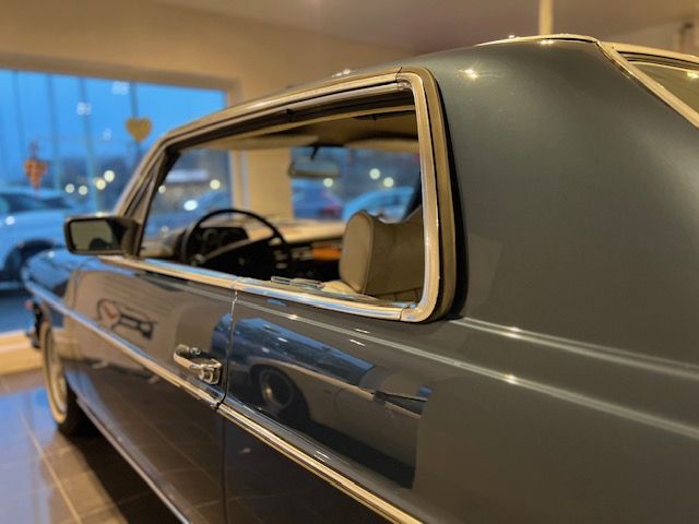 Mercedes-Benz 280 CE 8