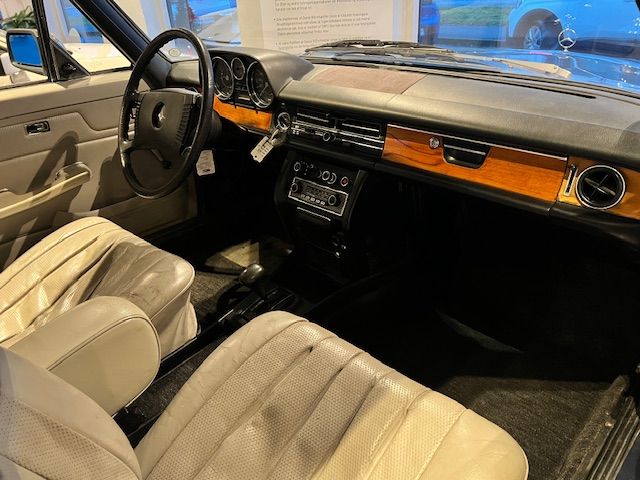 Mercedes-Benz 280 CE