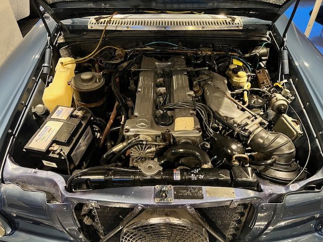 Mercedes-Benz 280 CE