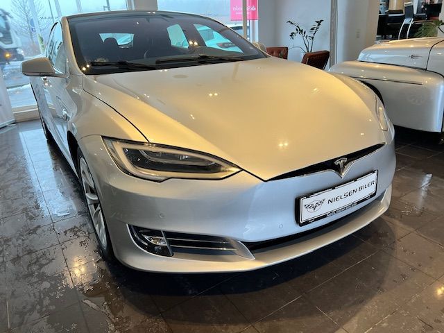 Tesla Model S 10