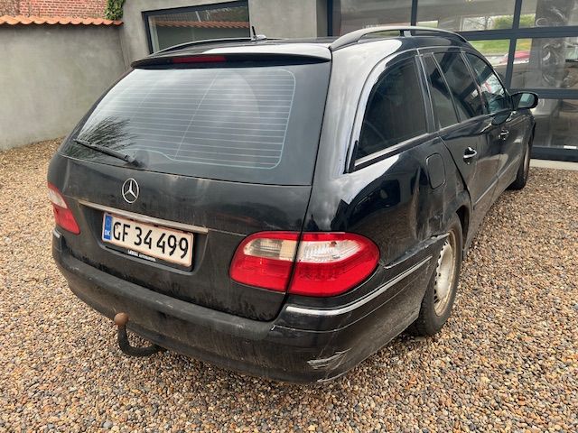 Mercedes-Benz E320 4