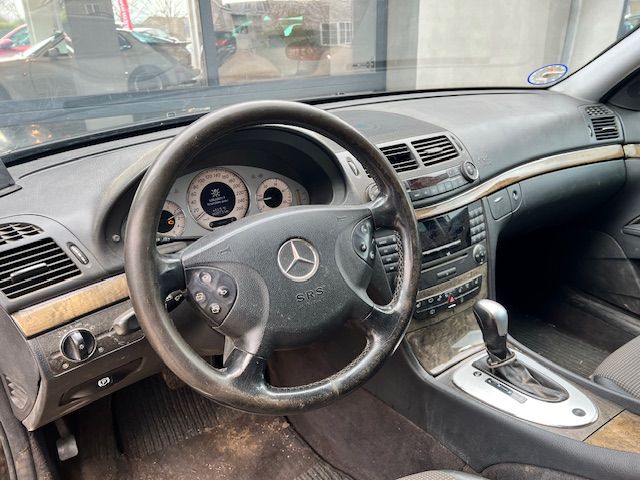 Mercedes-Benz E320 6