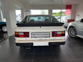 Porsche 944 6