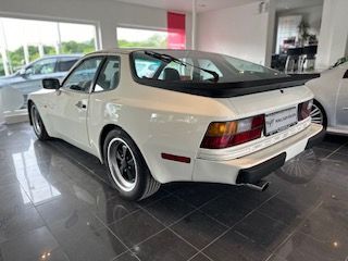 Porsche 944 8