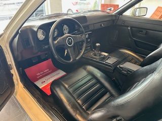Porsche 944