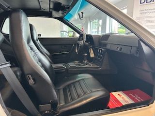 Porsche 944