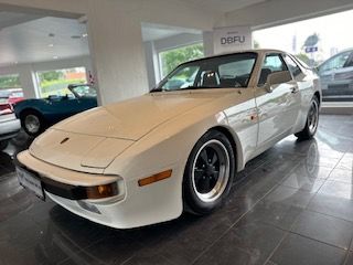 Porsche 944 3