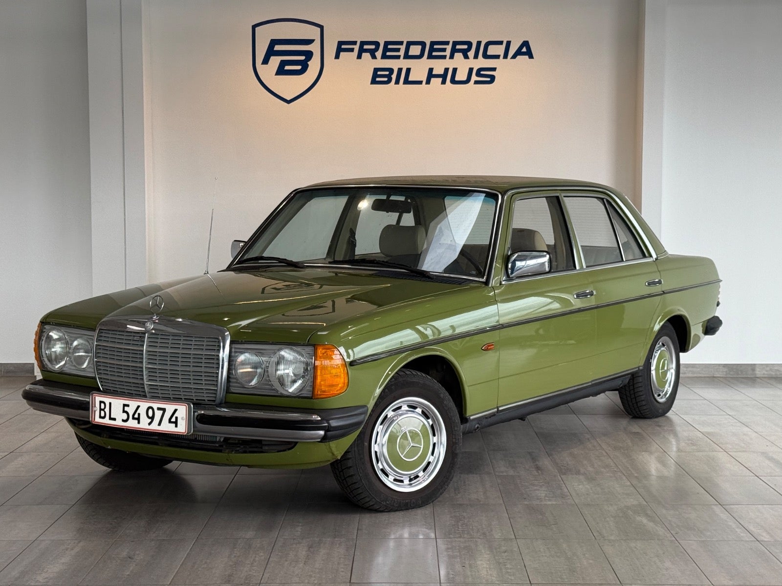 Mercedes-Benz 240
