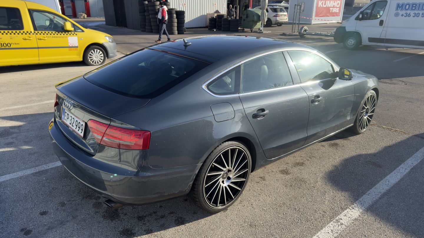 Audi A5 4